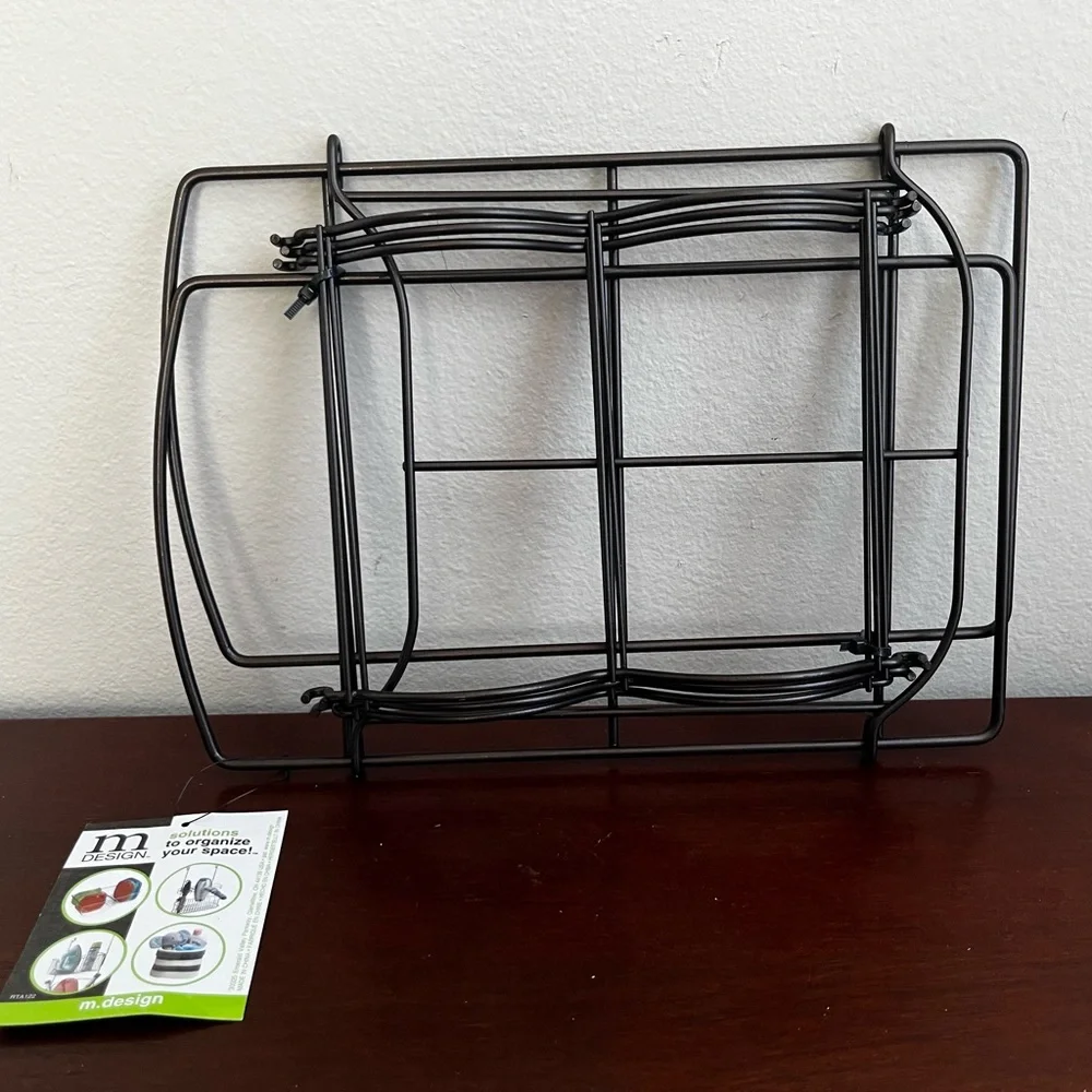 Collapsible metal bottle rack